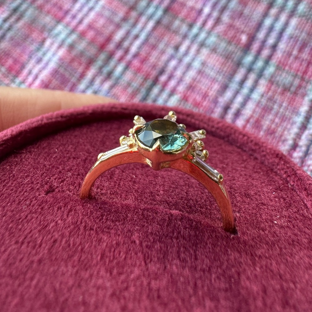 Demi Feu 18k gold Montana sapphire ring - Picture 3 of 8
